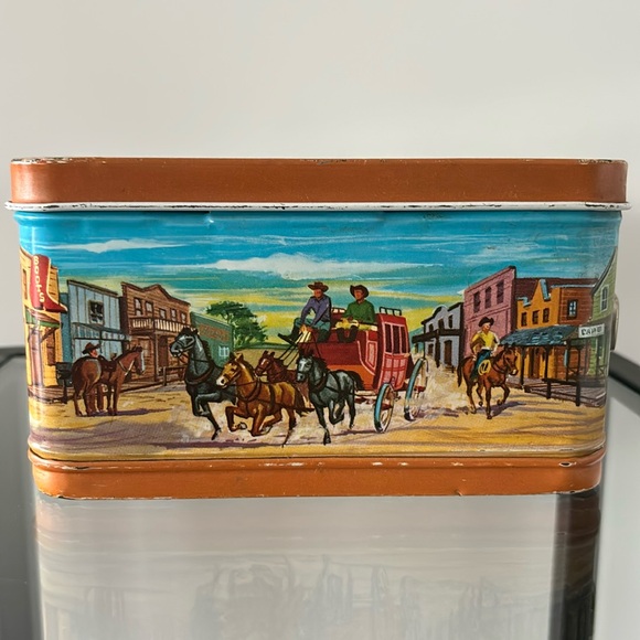 HOST PICK 🎉🎉🎉🎉🎉🎉🎉🎉🎉Gunsmoke Lunchbox - Picture 4 of 12